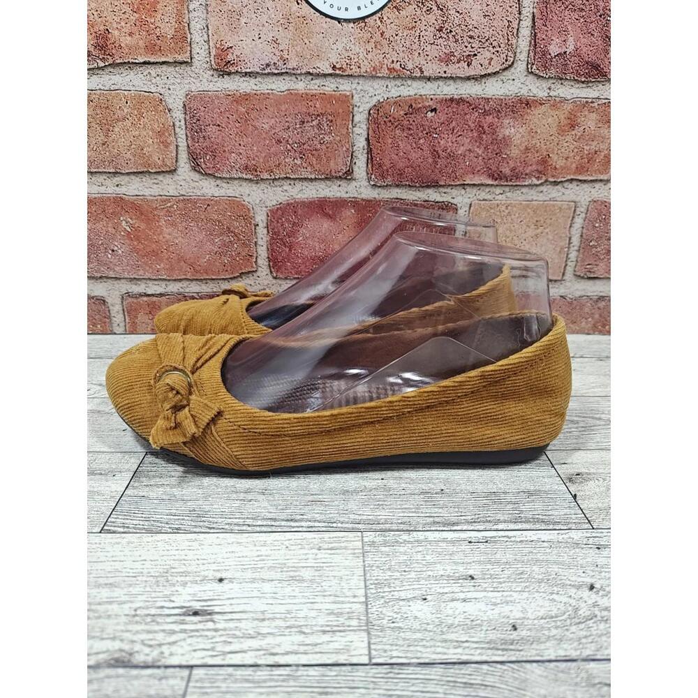 SO Corduroy Uppers Bow Flats Women’s Size 6 Tan Shoes Read Description